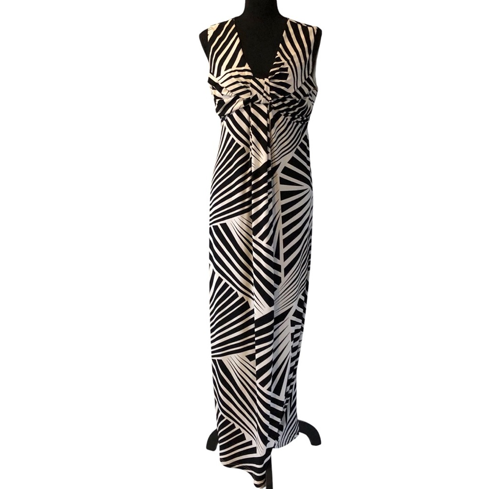 Women’s Marks & Spencer Black and White Geometric Maxi Dress size UK 16